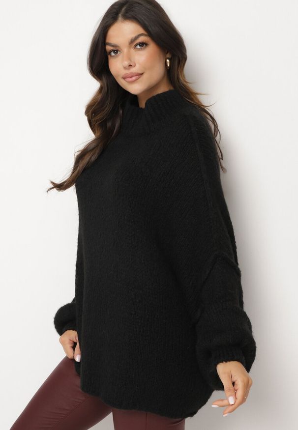 Born2be - Czarny Golf z Wełną o Kroju Oversize Avalentirae. Typ kołnierza: golf. Kolor: czarny. Materiał: wełna. Sezon: zima