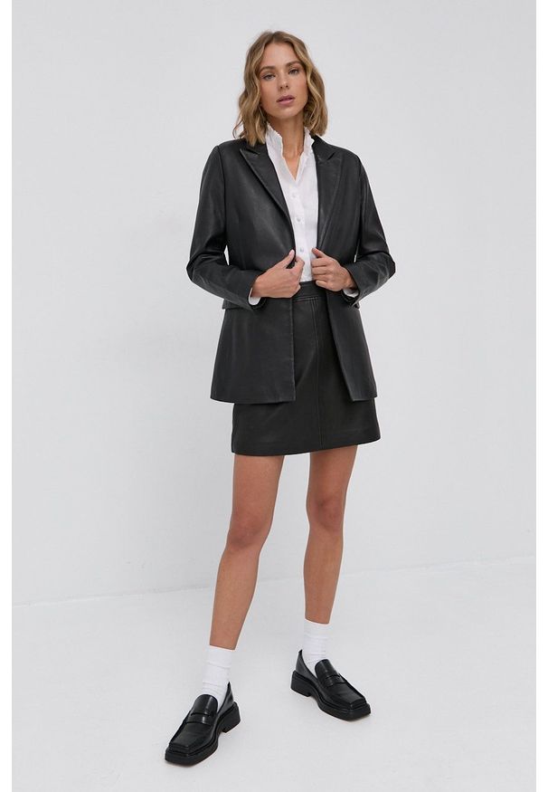 The Kooples - Koszula bawełniana. Okazja: na co dzień. Typ kołnierza: kołnierzyk stójkowy. Kolor: biały. Materiał: bawełna. Długość rękawa: długi rękaw. Długość: długie. Wzór: gładki. Styl: casual