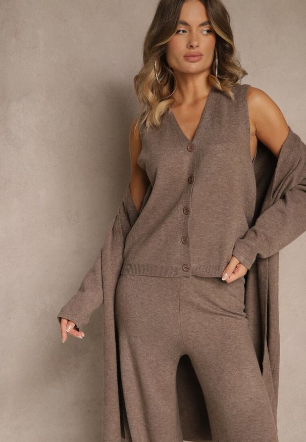 Renee - Brązowy Komplet z Dzianiny z Wełną Długi Kardigan Spodnie i Kamizelka Otizane. Kolekcja: plus size. Kolor: brązowy. Materiał: wełna, dzianina. Wzór: aplikacja