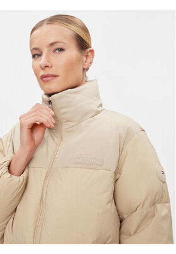 TOMMY HILFIGER - Tommy Hilfiger Kurtka zimowa New York WW0WW39748 Beżowy Relaxed Fit. Kolor: beżowy. Materiał: syntetyk. Sezon: zima