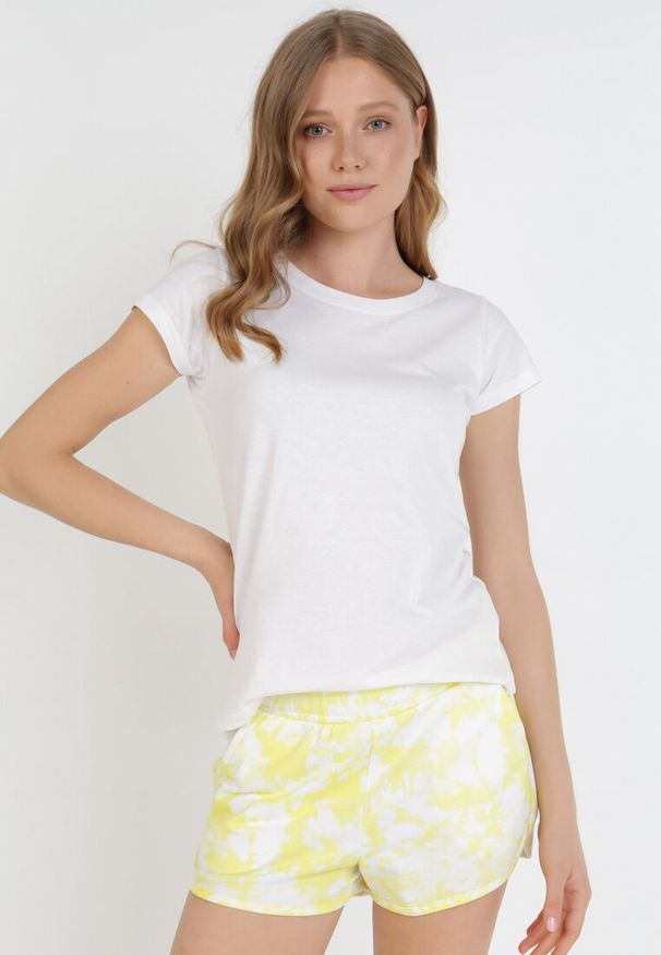 Born2be - Żółte Szorty Nesia. Kolor: żółty. Materiał: dzianina, dresówka. Wzór: aplikacja. Styl: sportowy