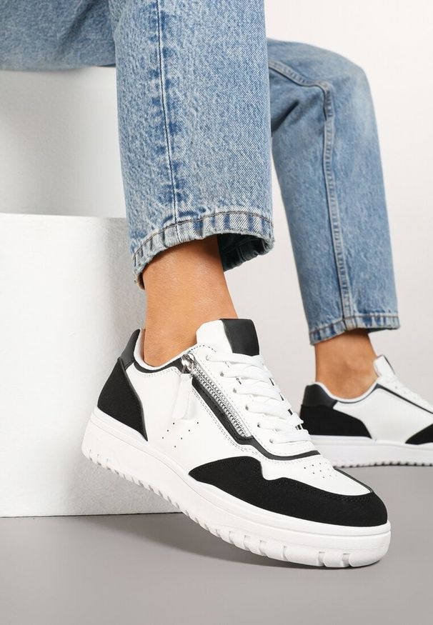 Renee - Biało-Czarne Sneakersy przed Kostkę z Perforacją i Suwakiem na Cholewce Valinorti. Okazja: na co dzień. Wysokość cholewki: przed kostkę. Kolor: biały. Szerokość cholewki: normalna. Obcas: na platformie