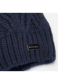 Wittchen - Damska czapka z szerokim ściągaczem. Kolor: niebieski. Materiał: akryl. Wzór: ze splotem. Sezon: zima. Styl: klasyczny