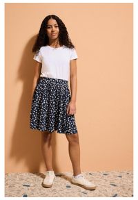 bonprix - Sukienka z dżerseju z elastycznej mieszanki bawełny organicznej. Kolor: biały. Materiał: jersey, bawełna. Długość rękawa: krótki rękaw. Wzór: kwiaty #3