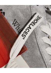 OFF-WHITE - Szare sneakersy ze strzałami. Kolor: szary. Materiał: guma, zamsz #6
