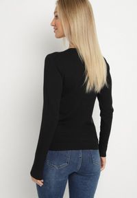 Born2be - Czarny Sweter z Wiskozą i Dekoltem w Serek Olisela. Okazja: na co dzień. Typ kołnierza: dekolt w serek. Kolor: czarny. Materiał: wiskoza. Styl: casual, elegancki #7