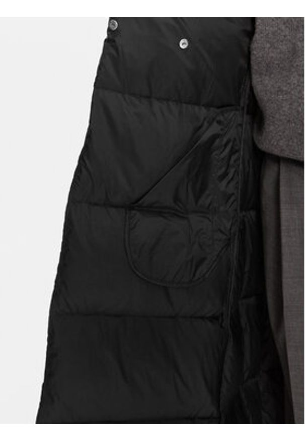 TwinSet - TWINSET Kurtka puchowa 252TT2050 Czarny Regular Fit. Kolor: czarny. Materiał: syntetyk. Sezon: zima