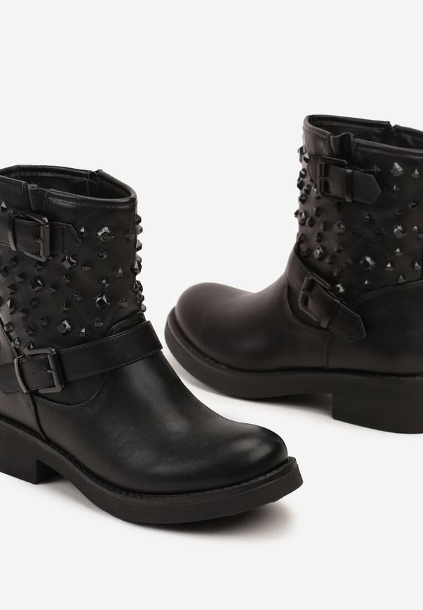 Born2be - Czarne Płaskie Botki Ozdobione Ćwiekami Rielinea. Okazja: na co dzień. Kolor: czarny. Materiał: jeans, bawełna. Wzór: aplikacja. Obcas: na obcasie. Styl: klasyczny, elegancki, rockowy, casual. Wysokość obcasa: niski
