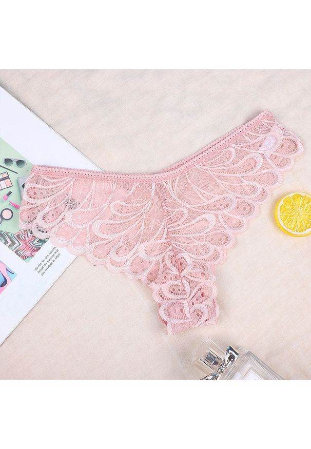 Intica - Stringi koronkowe z delikatnego materiału na romantyczne wieczory Jacquelyne. Kolor: różowy. Materiał: materiał, koronka. Wzór: koronka