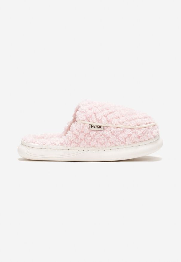 Born2be - Różowe Kapcie z Futerka Typu Baranek Nanlia. Kolor: różowy. Materiał: futro