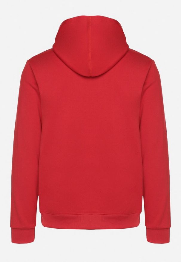 Born2be - Czerwona Bluza z Kapturem i Kangurkową Kieszenią Envila. Okazja: na co dzień. Typ kołnierza: kaptur. Kolor: czerwony. Materiał: jeans. Styl: casual, elegancki