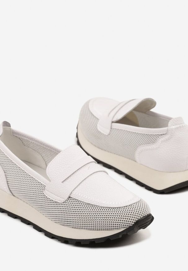 Born2be - Białe Skórzane Półbuty Mokasyny Aroti. Okazja: na co dzień. Kolor: biały. Materiał: skóra. Styl: casual, elegancki, klasyczny