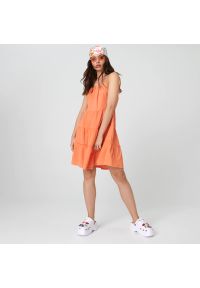 Sinsay - Sukienka mini na ramiączkach - Pomarańczowy. Kolor: pomarańczowy. Długość rękawa: na ramiączkach. Długość: mini