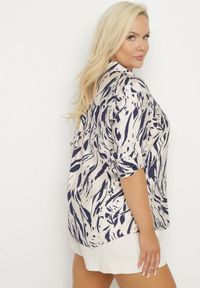 Born2be - Granatowa Koszula z Wiskozą z Podpinanymi Rękawami Redolia. Okazja: na co dzień. Typ kołnierza: dekolt w serek. Kolor: niebieski. Materiał: wiskoza. Styl: elegancki, casual, klasyczny #4