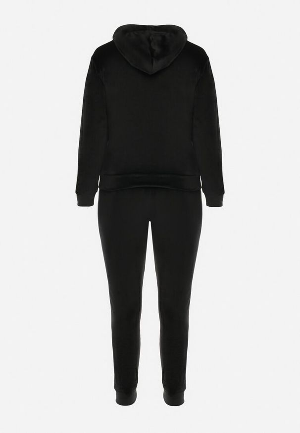 Born2be - Czarny 2-Częściowy Welurowy Komplet Dresowy ze Spodniami i Bluzą z Kapturem Bondia. Kolekcja: plus size. Kolor: czarny. Materiał: welur, dresówka