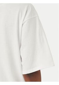 Vero Moda T-Shirt Tammie 10352701 Biały Regular Fit. Kolor: biały. Materiał: bawełna #2