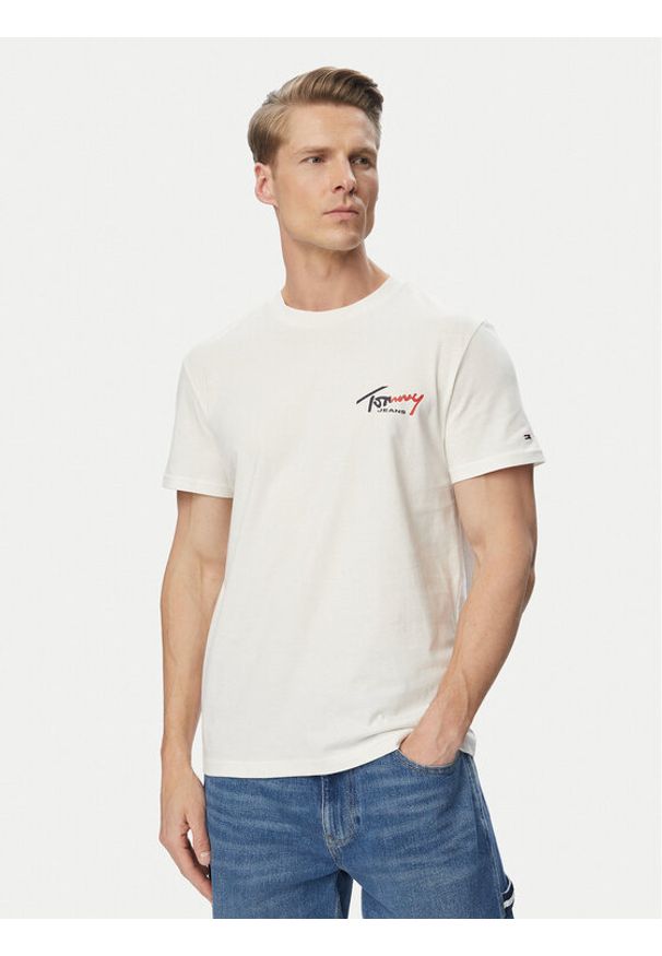 Tommy Jeans T-Shirt DM0DM22538 Biały Slim Fit. Kolor: biały. Materiał: bawełna