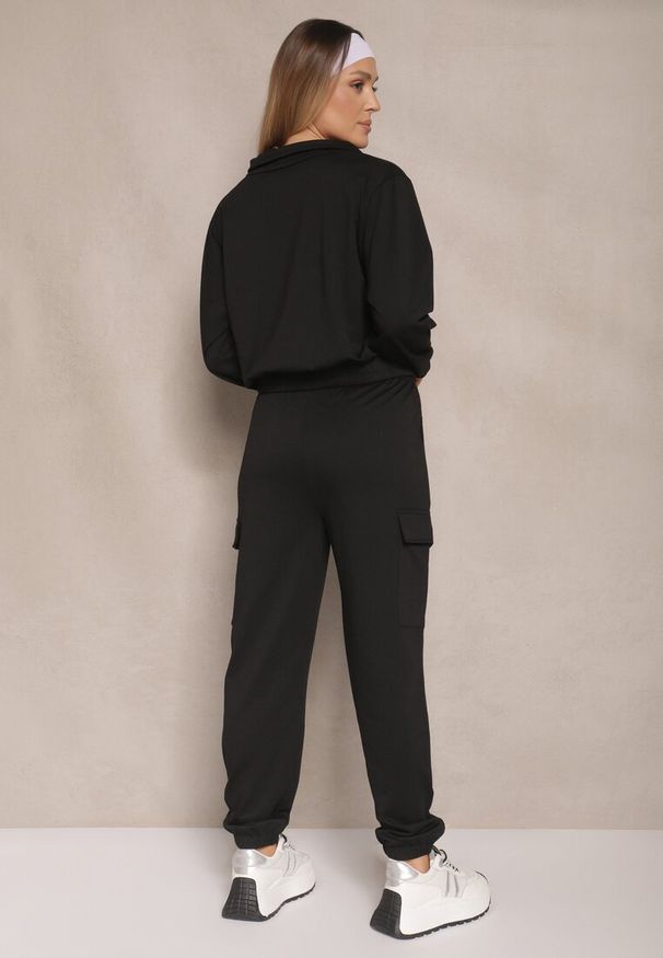 Renee - Czarny Komplet Dresowy w Stylu Cargo Bluza i Spodnie Korirana. Kolor: czarny. Materiał: dresówka. Wzór: aplikacja