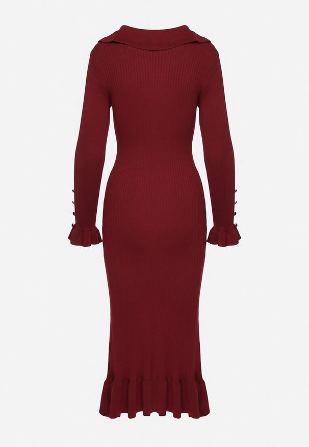 Born2be - Bordowa Prążkowana Sukienka Midi z Kołnierzykiem z Guzikami i Falbanką Prestaria. Okazja: do pracy, na spotkanie biznesowe. Kolor: czerwony. Materiał: prążkowany. Styl: biznesowy. Długość: midi