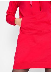 Sukienka dresowa z kapturem bonprix truskawkowy. Typ kołnierza: kaptur. Kolor: czerwony. Materiał: dresówka #4