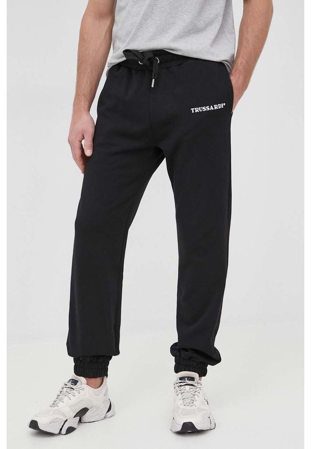 Trussardi Jeans - Trussardi spodnie bawełniane męskie kolor czarny melanżowe. Kolor: czarny. Materiał: bawełna. Wzór: melanż