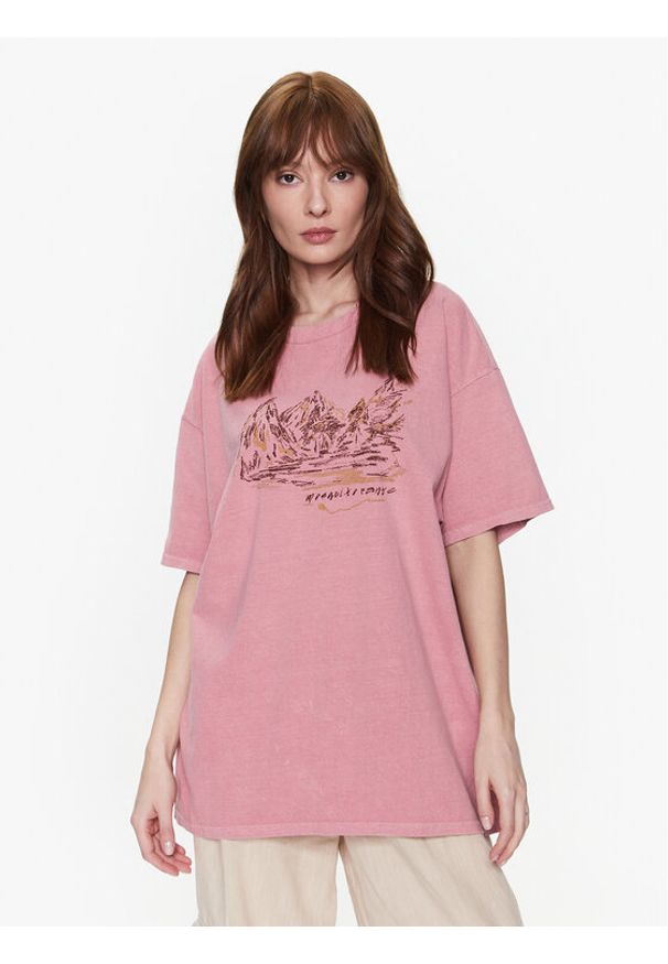 BDG Urban Outfitters T-Shirt BDG MOSQUITO RANGE DAD T 76471770 Różowy Oversize. Kolor: różowy. Materiał: bawełna