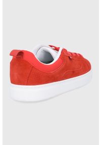 Levi's® - Levi's Buty Caples 2.0 kolor czerwony. Okazja: na spotkanie biznesowe. Nosek buta: okrągły. Zapięcie: sznurówki. Kolor: czerwony. Materiał: guma #5