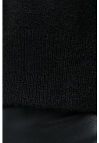 Young Poets Society Sweter z domieszką wełny 106582 damski kolor czarny z półgolfem. Okazja: na co dzień. Kolor: czarny. Materiał: wełna. Długość rękawa: długi rękaw. Długość: długie. Styl: casual #6