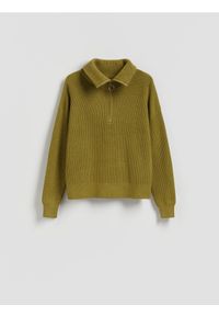 Reserved - Sweter z wiskozą - ciemnozielony. Kolor: zielony. Materiał: wiskoza