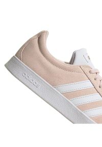 Adidas - Buty adidas Vl Court 2.0 Suede W H06114 różowe. Okazja: na co dzień. Zapięcie: sznurówki. Kolor: różowy. Materiał: materiał, syntetyk, skóra, guma. Szerokość cholewki: normalna #10