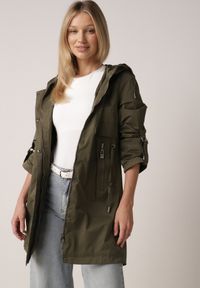 Born2be - Zielona Przejściowa Kurtka Parka z Kapturem i Podwijanymi Rękawami Tinarose. Okazja: na spacer, na co dzień. Typ kołnierza: kaptur. Kolor: zielony. Materiał: jeans, dresówka. Styl: casual #1