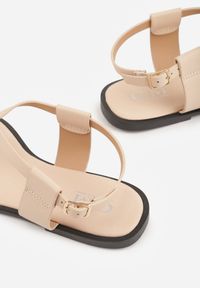 Renee - Beżowe Sandały Typu Japonki Ozdobione Metaliczną Aplikacją Grynyra. Kolor: beżowy. Wzór: aplikacja. Sezon: lato #7
