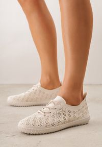 Renee - Beżowe Ażurowe Tenisówki w Stylu Boho Tidira. Okazja: na co dzień. Kolor: beżowy. Wzór: ażurowy. Sezon: wiosna. Styl: boho #1