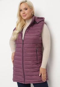 Born2be - Fioletowa Pikowana Kamizelka z Odpinanym Kapturem o Taliowanym Kroju Tinvalia. Okazja: na co dzień. Kolekcja: plus size. Kolor: fioletowy. Materiał: jeans. Styl: casual, klasyczny #1