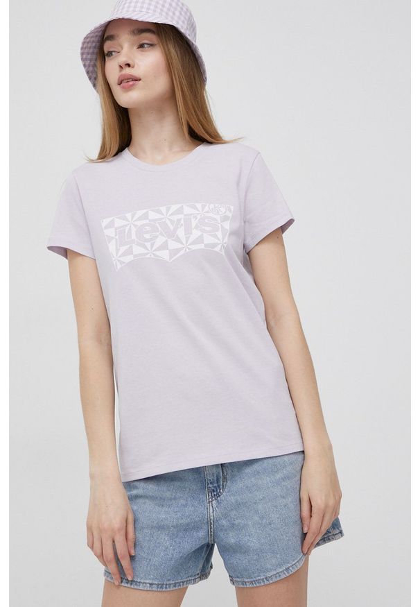 Levi's® - Levi's t-shirt bawełniany kolor fioletowy. Okazja: na spotkanie biznesowe. Kolor: fioletowy. Materiał: bawełna. Wzór: nadruk. Styl: biznesowy