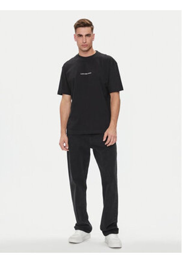 Calvin Klein Jeans T-Shirt Grid Monogram J30J325688 Czarny Regular Fit. Kolor: czarny. Materiał: bawełna
