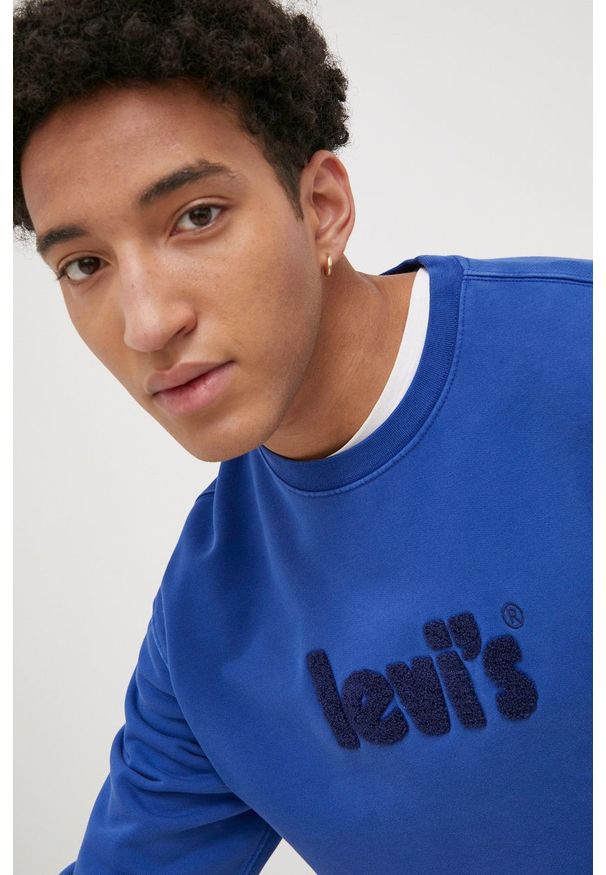 Levi's® - Levi's bluza bawełniana męska z aplikacją. Okazja: na spotkanie biznesowe. Kolor: niebieski. Materiał: bawełna. Wzór: aplikacja. Styl: biznesowy