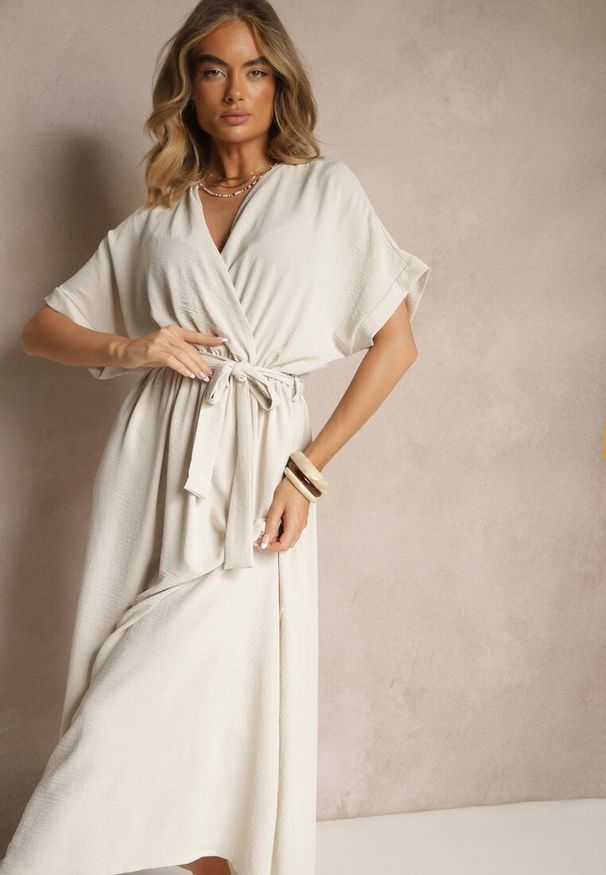 Renee - Beżowa Rozkloszowana Sukienka z Bawełną i Paskiem Lunapinia. Okazja: na co dzień. Kolor: beżowy. Materiał: bawełna. Styl: casual