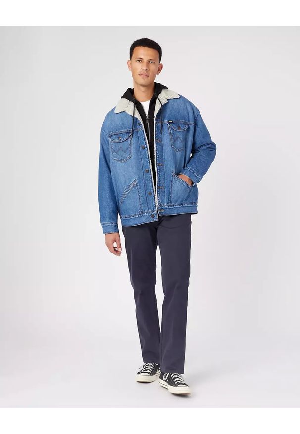 Wrangler - WRANGLER OVERSIZED SHERPA MĘSKA KURTKA JEANSOWA NEW FAVORITE W478LH21Y 112323627. Materiał: jeans