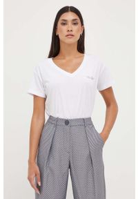 Armani Exchange t-shirt bawełniany kolor biały. Kolor: biały. Materiał: bawełna. Długość rękawa: krótki rękaw. Długość: krótkie. Wzór: aplikacja