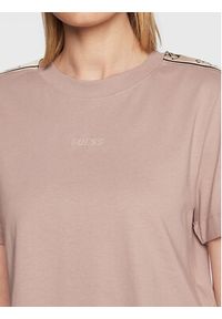 Guess T-Shirt V3RI08 I3Z14 Różowy Relaxed Fit. Kolor: różowy. Materiał: bawełna