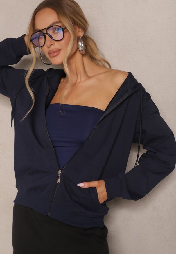 Renee - Granatowa Rozpinana Bluza z Bawełny z Kapturem Ozdobiona Sznurkami Telidwena. Okazja: na co dzień. Typ kołnierza: kaptur. Kolor: niebieski. Materiał: bawełna. Wzór: aplikacja. Styl: casual, elegancki