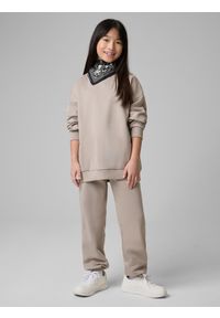 4f - 4F Komplet dresowy dziewczęcy - beżowy 122/128 (6-8 lat). Okazja: na co dzień, na uczelnię, do domu. Typ kołnierza: bez kaptura. Kolor: beżowy. Materiał: dresówka. Sezon: lato. Styl: casual #1