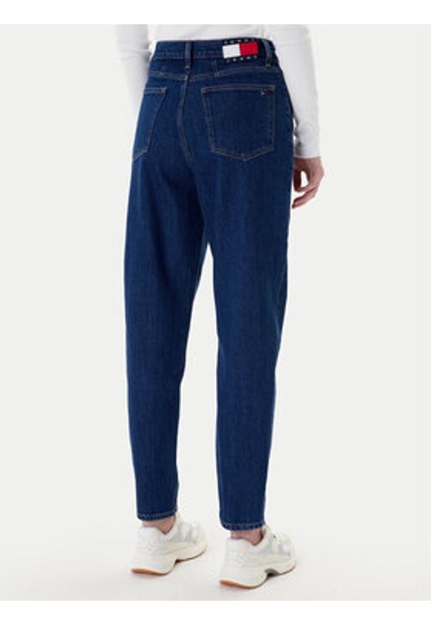 Tommy Jeans Jeansy DW0DW22446 Niebieski Mom Fit. Kolor: niebieski