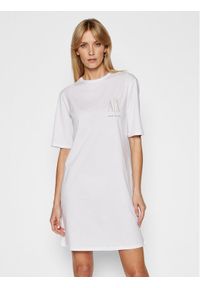 Armani Exchange Sukienka codzienna 8NYADX YJG3Z 9130 Biały Regular Fit. Okazja: na co dzień. Kolor: biały. Materiał: bawełna. Typ sukienki: proste. Styl: casual #1