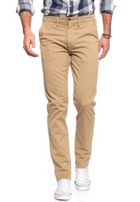 Wrangler - WRANGLER SPODNIE MĘSKIE CHINO GOLDEN SAND W16LRN223. Materiał: materiał #10