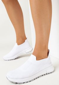 Born2be - Białe Buty Sportowe Auronia. Nosek buta: okrągły. Zapięcie: bez zapięcia. Kolor: biały. Materiał: materiał, jeans. Obcas: na płaskiej podeszwie