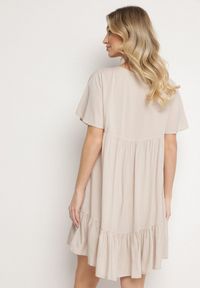 Born2be - Jasnobeżowa Sukienka z Bawełny o Rozkloszowanym Kroju z Wiązaniem przy Dekolcie Mepilea. Okazja: na co dzień. Kolor: beżowy. Materiał: bawełna. Długość rękawa: krótki rękaw. Sezon: wiosna, lato. Typ sukienki: rozkloszowane. Styl: klasyczny, casual, elegancki #2