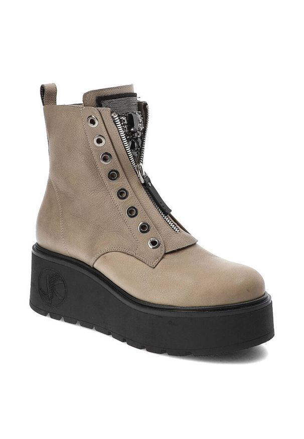 Beżowe Botki Armodo Damskie Modne Obuwie. Okazja: na spacer. Zapięcie: zamek. Kolor: beżowy. Materiał: skóra. Wzór: aplikacja. Obcas: na obcasie. Wysokość obcasa: średni