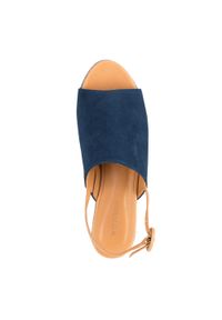 Wittchen - Damskie sandały z tłoczonego zamszu zabudowane. Nosek buta: okrągły. Zapięcie: sprzączka. Kolor: niebieski. Materiał: zamsz, skóra. Wzór: motyw zwierzęcy. Obcas: na koturnie. Styl: wakacyjny #4